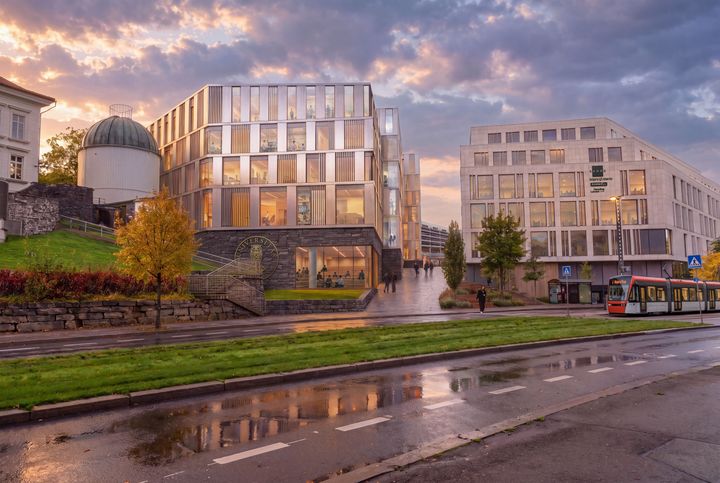 Nybygget til UiB Realfaghøyden, sett fra Nygårdsgaten.