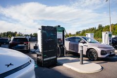 Laderekorden ble satt på en Eviny hurtiglader som kan yte opp mot 500 kW ved Alti Vinterbro, et kjøpesenter utenfor Oslo.