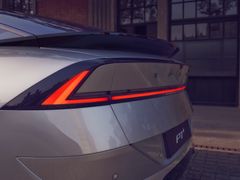 Elektrisk utfellbart hengerfeste er standardutstyr.