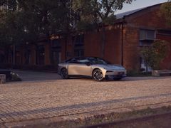 Modellen skiller seg ut i gatebildet med sitt elegante ytre. Under skallet finner du gode kjøreegenskaper takket være blant annet elektronisk justerbare dempere.