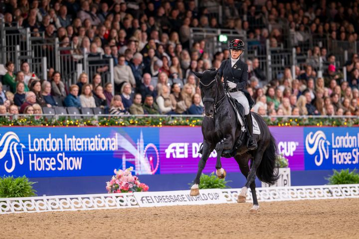 Isabel Freese red inn til tredjeplass i FEI Dressage World Cup™ Freestyle i London sammen med Total Hope OLD og sikret viktige poeng i kampen om en plass i verdenscupfinalen. (Foto: FEI/Jon Stroud Media)
