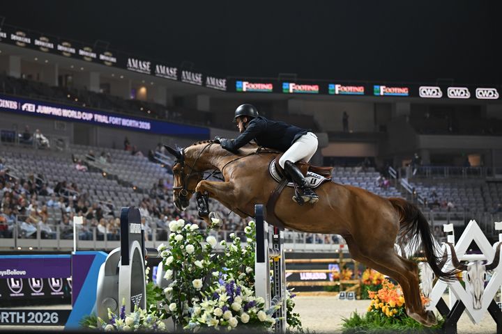 Johan-Sebastian Gulliksen og Equine America Harwich VDL leverte en solid åpningsrunde i World Cup-finalen i Fort Worth.