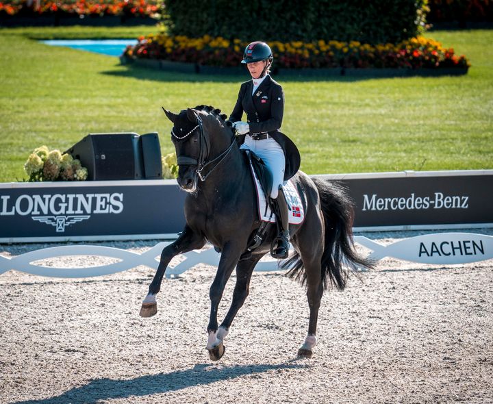 Videre i VM: Isabel Freese og Total Hope OLD leverte 76,227 prosent og en imponerende åttendeplass i Grand Prix i Aachen. Fredag venter Grand Prix Special – med mulighet for å kvalifisere seg til lørdagens kür-finale.