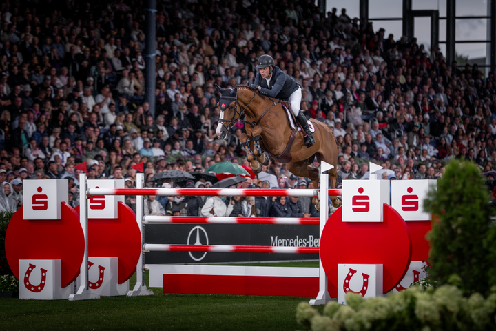 Johan-Sebastian Gulliksen og Equine America Harwich VDL har sikret seg plass blant de 25 som skal kjempe om de individuelle VM-medaljene i Aachen søndag. – Ord kan ikke beskrive det. Det er helt fantastisk, sier Johan-Sebastian.