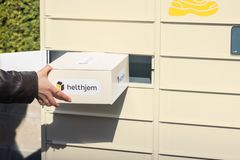 HENTES SELV: Helthjem supplerer nå sin unike hjemlevering med 1500 pakkeskap.