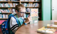 Optikere over hele landet undersøker i disse dager synet til norske skolebarn. Men det er foreldrenes ansvar å bestille time. Foto: Pexels