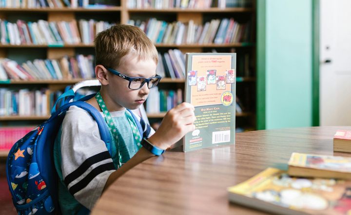 Optikere over hele landet undersøker i disse dager synet til norske skolebarn. Men det er foreldrenes ansvar å bestille time. Foto: Pexels