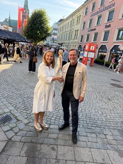 Stine Ramstad Westby, divisjonsdirektør Utbygging Oslobygg KF og Jimmy Bengtsson, konsernsjef Veidekke ASA.