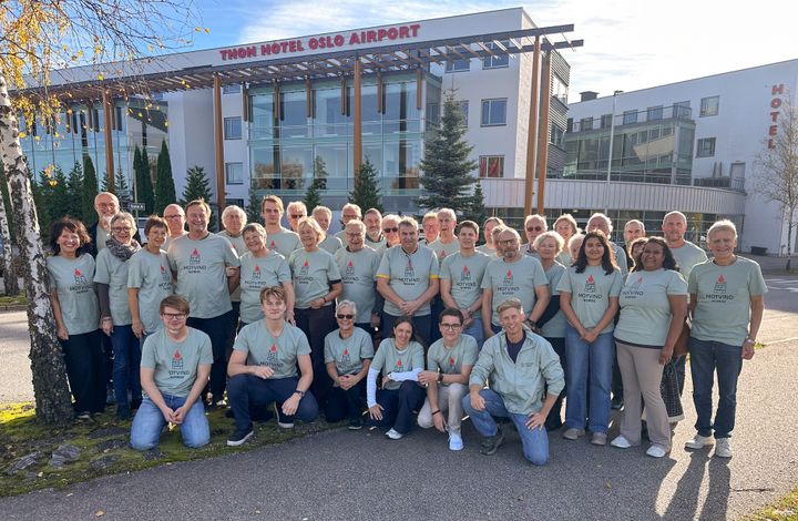 Motvind Norge har 24.000 medlemmer og vokser raskt. Nå søker organisasjonen daglig leder for videre satsing. Bildet er tatt i forbindelse med en utvidet landsrådssamling ved Gardermoen oktober 2025.