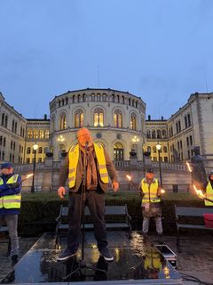 Ole Asbjørn Ness med et flammende innlegg mot vindkraft foran Stortinget, 8.oktober 2026