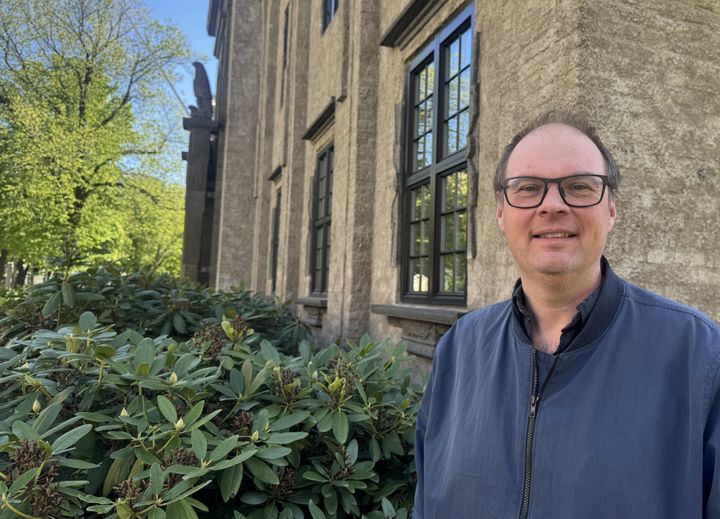 Isak Oksvold, direktør miljø og bærekraft i Møller Eiendom, er fornøyd med at det aldri har vært registrert lavere energiforbruk i selskapets portefølje.