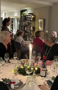 Det årlige julebordet på PiiR er et av årets store høydepunkter, med fest i fellesleiligheten. På PiiR har beboerne tilgang til en trivelig fellesleilighet, et variert aktivitetstilbud og en egen nabovert.