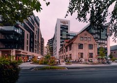 Harbitz Torg på Skøyen sto ferdig i 2020. Med åpningen av Magnat tar Harbitz Torg et viktig steg videre som et moderne og helhetlig handelstorg, der helse, handel, servering og hverdagsliv møtes.