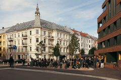 Fra å være et trafikkfarlig kryss har Balders Plass nå blitt et trygt sted for både gående og syklende.