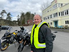 Børre Skiaker, generalsekretær i KNA, Kongelig Norsk Automobilklub sier: - Å bruke airbag når du kjører MC er veldig viktig. Jeg vil også bli aktiv bruker når 2026 sesongen nå starter, sier Børre Skiaker som selv er aktiv motorsyklist.