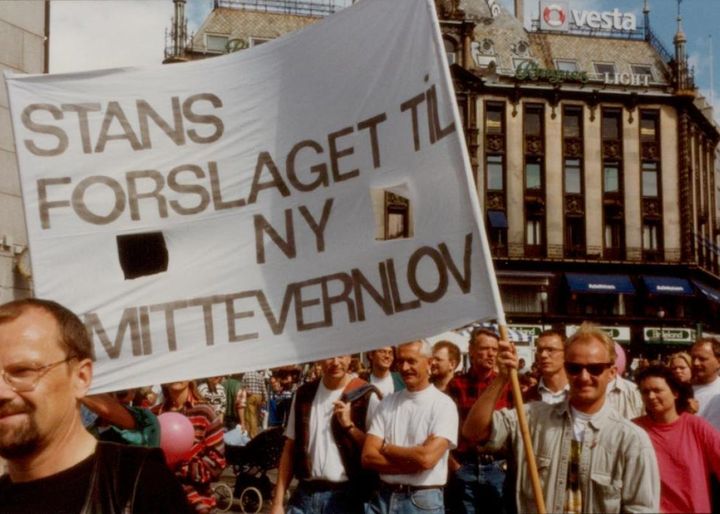 I boken «Det ligger i blodet» (2023) om aidskrisen på 1980- og 90-tallet, viser historiker Ketil Slagstad hvordan aids endret Norge. Illustrasjonsfoto: Fotograf ukjent. SKA/A-0033 Løvetann, Skeivt arkiv.