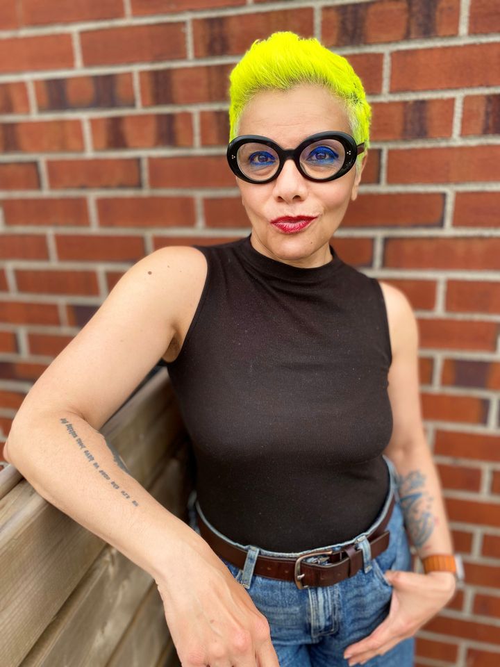 Blant hovedinnlederne på Kildens årskonferanse 2025 er den prisvinnende egyptisk-amerikanske journalisten og aktivisten Mona Eltahawy. (Foto: Privat)