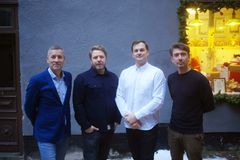 Fra venstre: Pontus Ogebjer (Investment manager Schibsted Ventures), Mathias Deljerud Hamlin (CEO and Co-founder Demando), Robert Areno (COO and Co-founder Demando) , Samuel Deljerud (CPO and Co-founder Demando