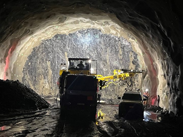 Salveboring i Høviktunnelen januar 2024. Totalt er 640 meter drevet av den framtidige E18-tunnelen