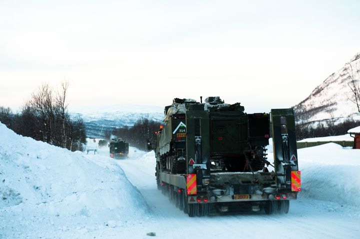 Natt til torsdag og fredag stenges E45 gjennom Kløfta mellom kl. 01.00 og 04.00 på grunn av militære transporter.