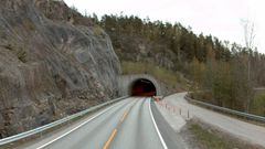 Mandag 6. mai starter Statens vegvesen arbeidet med å oppgradere elektro og belysningsanlegget i Slåttekåstunnelen. Arbeidet vil pågå fra kl. 18.00 til 06.00 mandag kveld til søndag morgen i uke 19, 21 og 23.