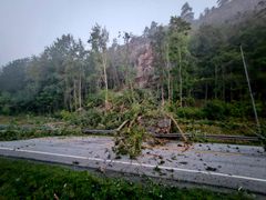 E18 ved Tvedestrand stengt på grunn av skred