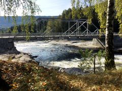 Snart er tiden med trafikklys og ett kjørefelt over E134 Landsverk bru over. Mandag 14. oktober starter Statens vegvesen arbeidet med å utbedre skadene på brua. Arbeidet vil ta tre uker.