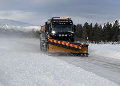 Entreprenør Stian Brenden Maskinservice AS, med base på Dovreskogen, fortsetter sitt driftsarbeid for Statens vegvesen.  (Foto: Eli Ramstad / Statens vegvesen)