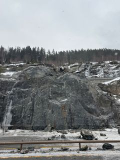 Bilde fra skredområdet, tatt lørdag ettermiddag.