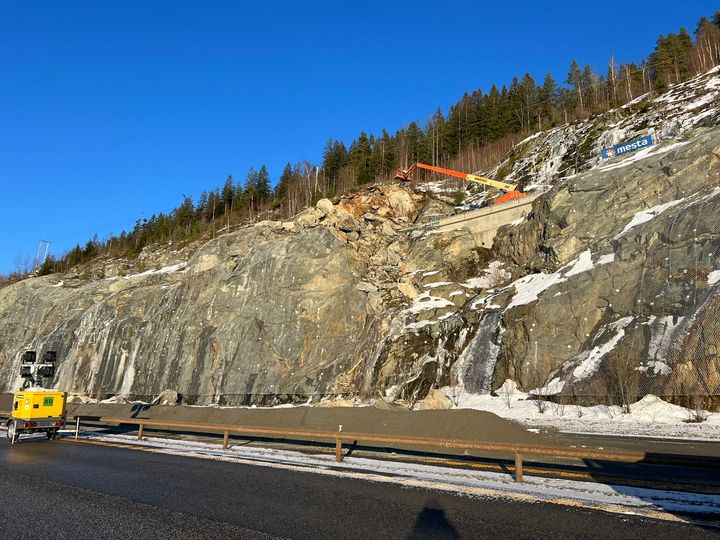 Bildet viser hvor arbeidene pågår, ovenfor E6