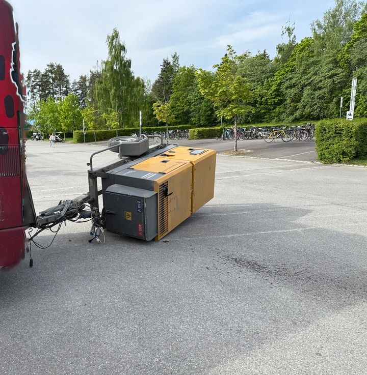 Det er veldig bekymringsfullt at så få velger å sjekke om russebussen eller russebilen er i trafikksikker tilstand, sier Øyvind Lund i Statens vegvesen etter årets russetid.