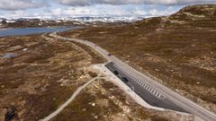 Luftfoto av parkeringsplassen Ørteren langs Nasjonal turistveg Hardangervidda.