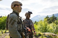 Forsvaret og Vegvesenet har saman øvd på å sikra kritiske vegobjekt. Foto: Vanessa Hiland, Forsvaret