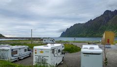 Bobiler på Ersfjordstranda på Senja.