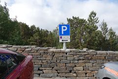 Parkeringsskilt på Stegastein, som viser en times parkering.