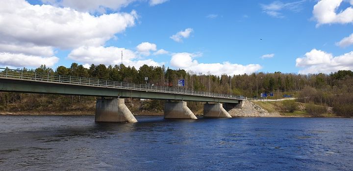 Bilde av Grensen/Anárjohka bru på riksveg 92 i Finnmark.