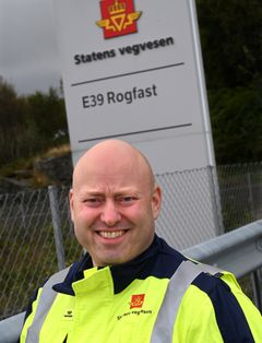 Det er store dimensjoner på alt som skal inn i verdens lengste og dypeste vegtunnel. Olav Amund Hjeltereie Myklebust og Statens vegvesen vil ha tiklbud på blant annet  1 353 000 meter kabel og 760 telefoner som skal leveres i E07 entreprisen.
