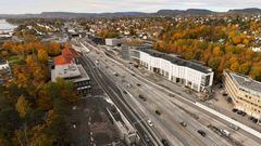 Midtdeleren skal rives og bygges opp på nytt, og hele E18 skal flyttes mot sør. All trafikk må under arbeidet gå i vestgående løp.