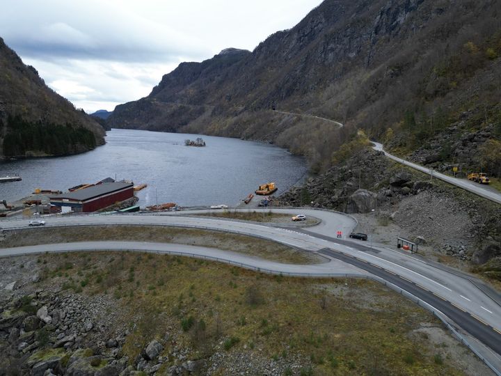 Oversiktsbilde av Lovraeidet hvor tunnelinnslaget, kulverten og sjøfyllingen vil bygges.
