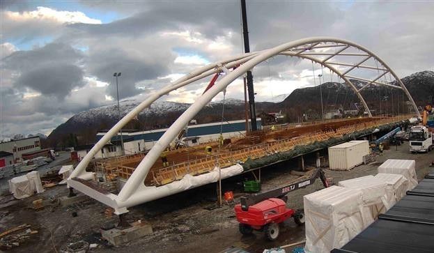 Bilde av nye Storslett bru som er klar for flytting