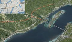 Den røde stiplede linjen viser hvordan trafikken på ny E10 og ny rv. 83 vil bli lagt inn i Gullbergtunnelen. Dagens E10/rv.83 langs havet vil bli åpnet og brukt som omkjøringsveg ved behov.