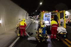Statens vegvesen og nødetatene øver jevnlig på ulykkeshåndtering i riksvegtunnelene. (Illustrasjonsfoto: Bård Asle Nordbø / Statens vegvesen)