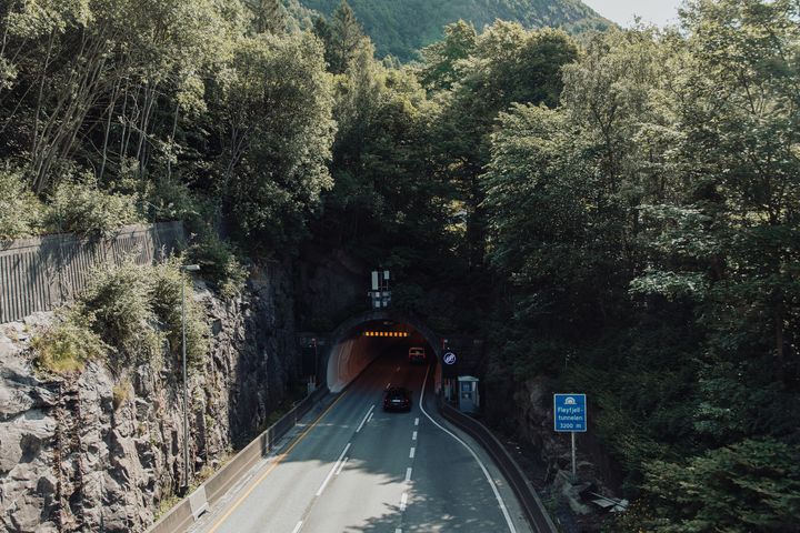 Bilde av Fløyfjelltunnelens inngangsportal på nordsiden.