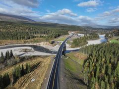 Svenningelv: I sør starter den nye delen av E6 Helgeland med Svenningelv bru på 145 meter. Granes nye næringsområde med kafe og bensinstasjon på plass fra dag en.