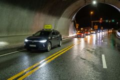 Med kjørefeltsignal på plass, skal det nå mye mer til for at det er nødvendig å stenge Byfjordtunnelen (bildet) og Mastrafjordtunnelen. Foto: Bård Asle Nordbø, Statens vegvesen