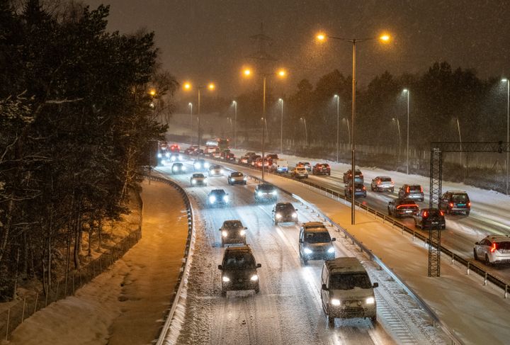 Bildet viser trafikk på E39 i Stavanger.