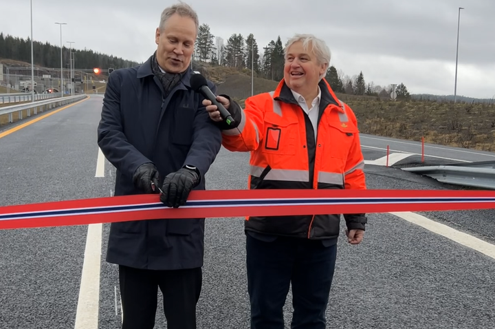 foto av samferdselsministeren og utbyggingsdirektør Kjell Inge Davik fra Statens vegvesen