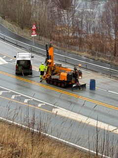 Grunnborere i aksjon på E39 i forbindelse med stengingen. Foto: Morten Hage, Statens vegvesen