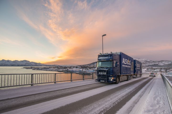 Statens vegvesen jobber hver dag med å kontrollere at tunge kjøretøy er i god nok stand til å ferdes på norske veier.( Bildet er kun ment som illustrasjon. )