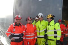 Fra venstre prosjektleder i Statens vegvesen Sveinung Brude, byggeleder i Statens vegvesen Robert Lysne Elgåen, site manager Shafts Rogfast i Östu-Stettin Reinhard Pankrazt og prosjektleder i Implenia Ole Magne Rønning fulgte spent med da salven skulle gå av.